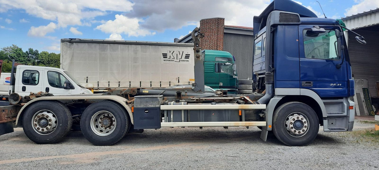 Mercedes-Benz 2641K 6x2 Abroller M-Haus Klima - Hook lift truck: picture 4 Mercedes-Benz 2641K 6x2 Abroller M-Haus Klima - Hook lift truck: picture 4