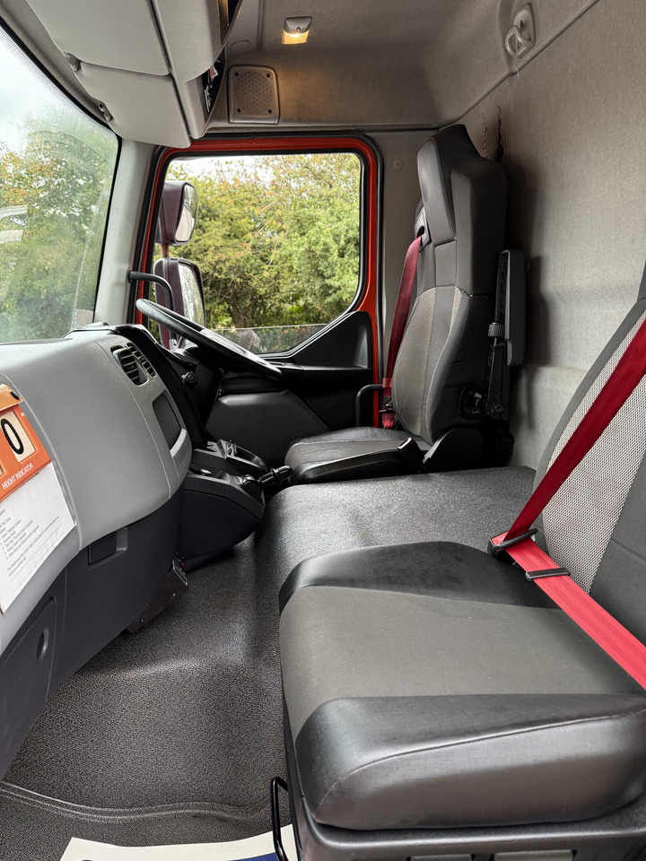 Refrigerator truck 2015 Renault D Refrigerated Truck: picture 30