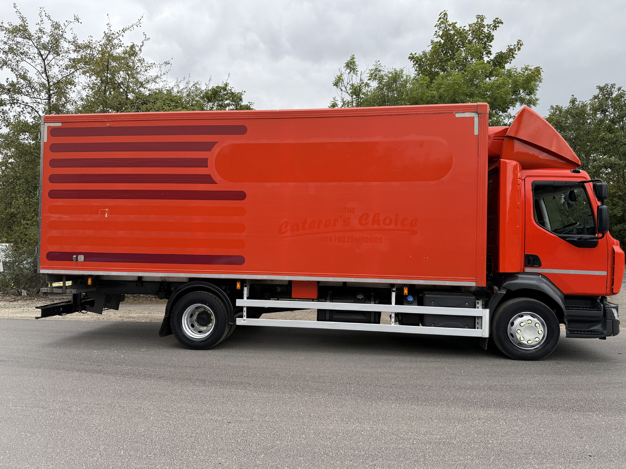 Refrigerator truck 2015 Renault D Refrigerated Truck: picture 16