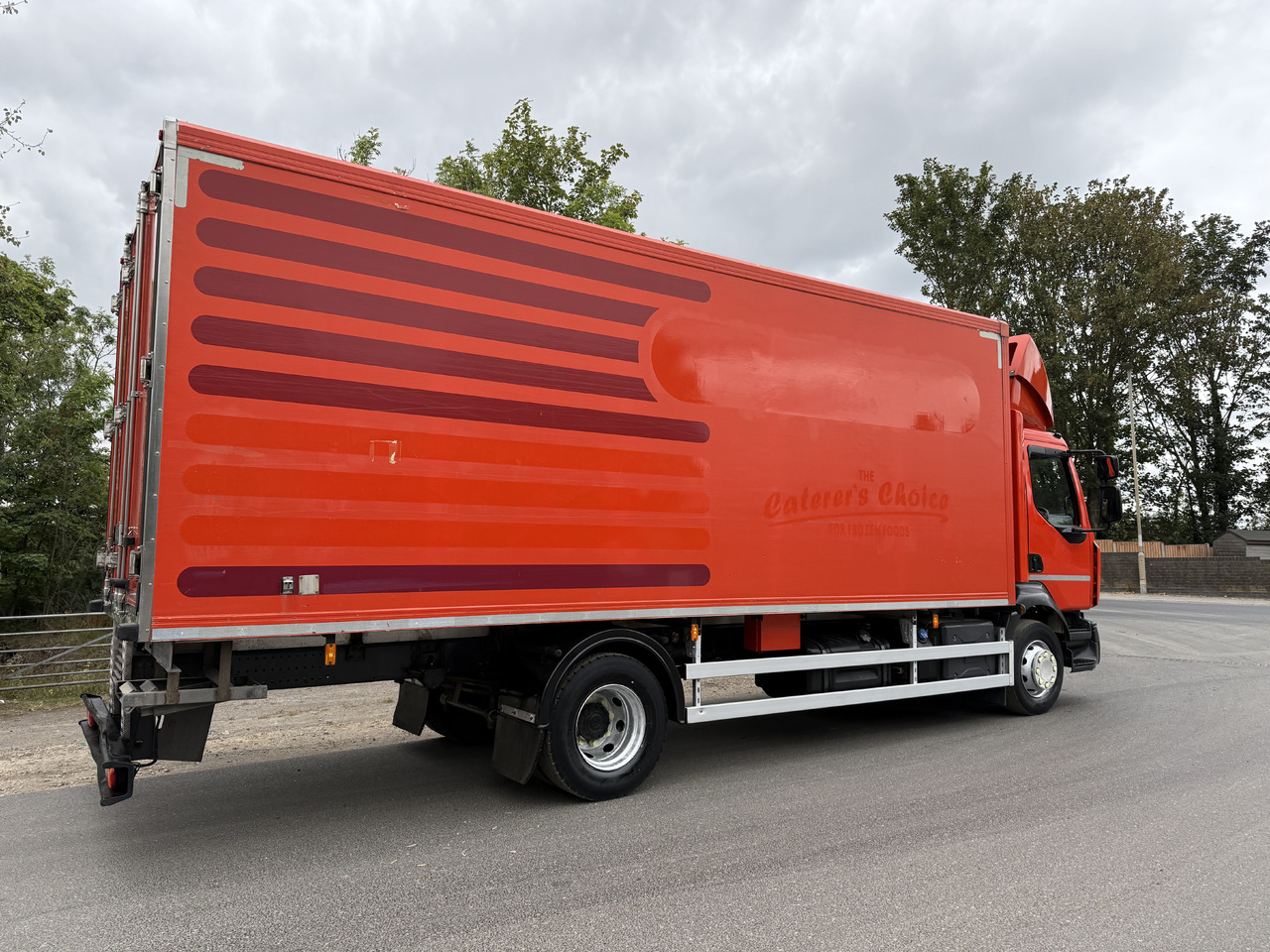 Refrigerator truck 2015 Renault D Refrigerated Truck: picture 19
