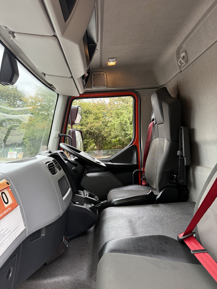 Refrigerator truck 2015 Renault D Refrigerated Truck: picture 29