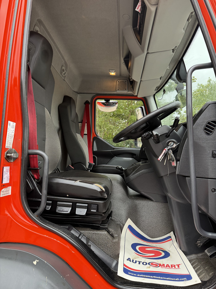 Refrigerator truck 2015 Renault D Refrigerated Truck: picture 25