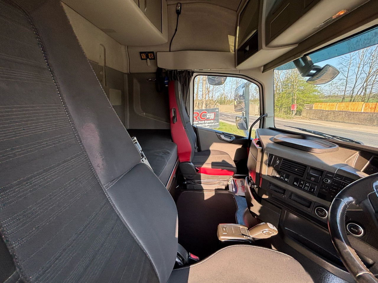 Tractor unit 2014 Volvo FH 500 Tractor Unit: picture 26