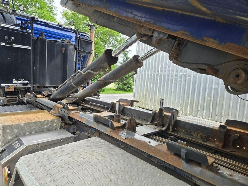 Volvo FMX460 4X4-2 MULTILIFT - Hook lift truck: picture 3 Volvo FMX460 4X4-2 MULTILIFT - Hook lift truck: picture 3