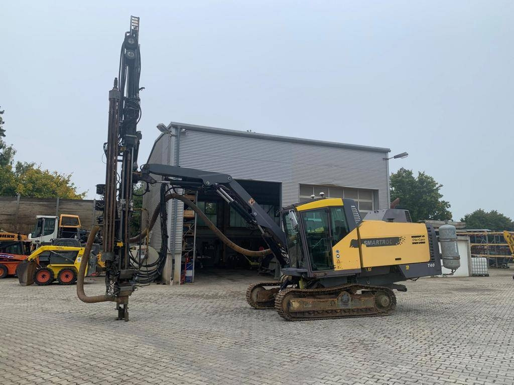 Atlas Copco T 40-11 Smart ROC with drilling rims and diameter - Drilling rig: picture 1 Atlas Copco T 40-11 Smart ROC with drilling rims and diameter - Drilling rig: picture 1