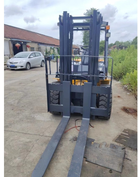 2021 Komatsu FD50 - Forklift: picture 4 2021 Komatsu FD50 - Forklift: picture 4