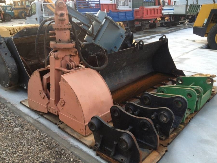 ΒΑΣΕΙΣ ΓΙΑ ΣΦΥΡΙΑ - Hydraulic hammer for Construction machinery: picture 1 ΒΑΣΕΙΣ ΓΙΑ ΣΦΥΡΙΑ - Hydraulic hammer for Construction machinery: picture 1