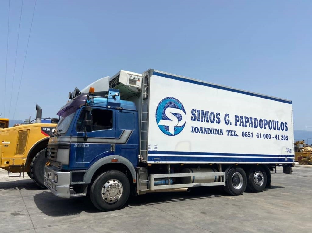 Mercedes-Benz 2553L - Refrigerator truck: picture 4 Mercedes-Benz 2553L - Refrigerator truck: picture 4