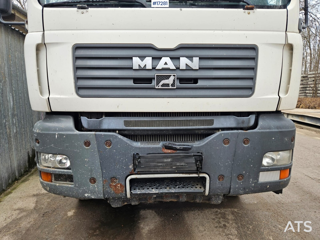 Concrete pump truck Coime C311 concrete pump on MAN TGA 41.440 chassis (2008): picture 6