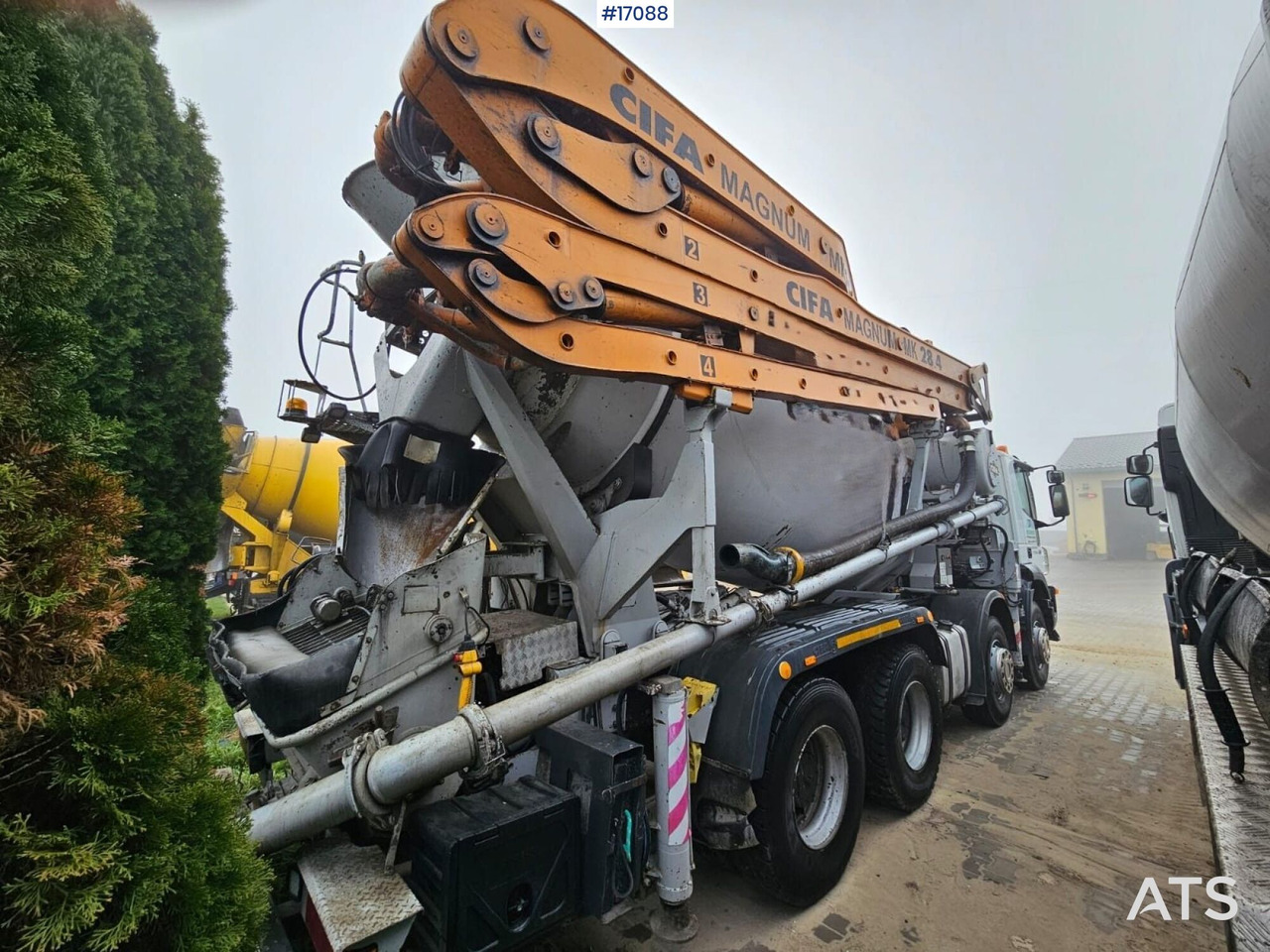 Concrete pump truck Concrete pump CIFA Magnum MK 28,4  IVECO 8x4 (2006): picture 8