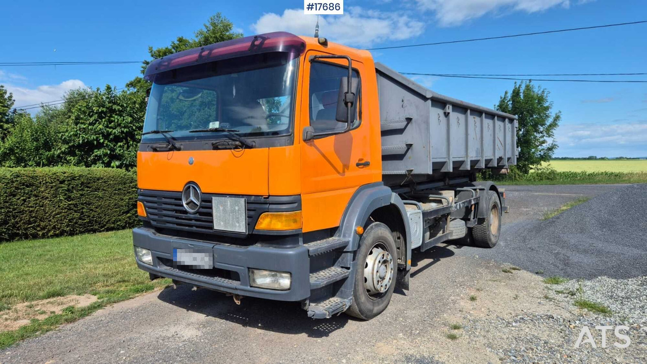 Mercedes-Benz 1828 hooklift (1999) two containers - Hook lift truck: picture 1 Mercedes-Benz 1828 hooklift (1999) two containers - Hook lift truck: picture 1