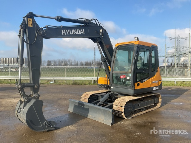 Hyundai R85A Tracked Excavator - Crawler excavator: picture 3 Hyundai R85A Tracked Excavator - Crawler excavator: picture 3