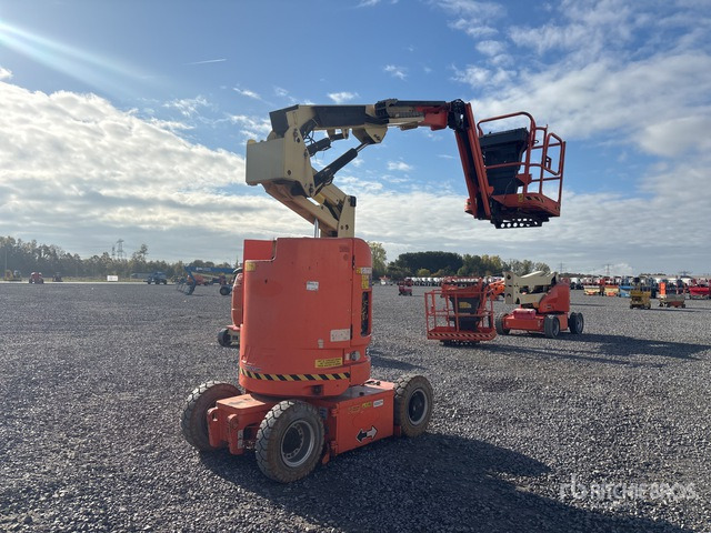 2013 JLG E300 AJP 2WD Electric Articulating Boom Lift - Other machinery: picture 1 2013 JLG E300 AJP 2WD Electric Articulating Boom Lift - Other machinery: picture 1
