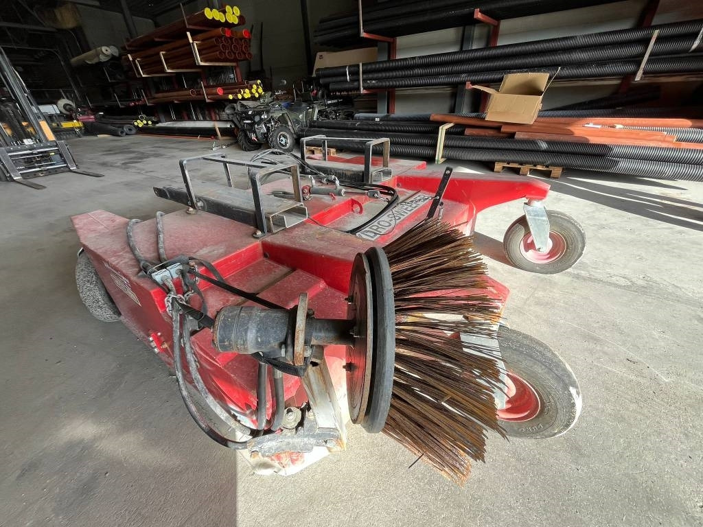 Westbjorn Hydro-Sweeper 2000 SSH - Broom: picture 5 Westbjorn Hydro-Sweeper 2000 SSH - Broom: picture 5