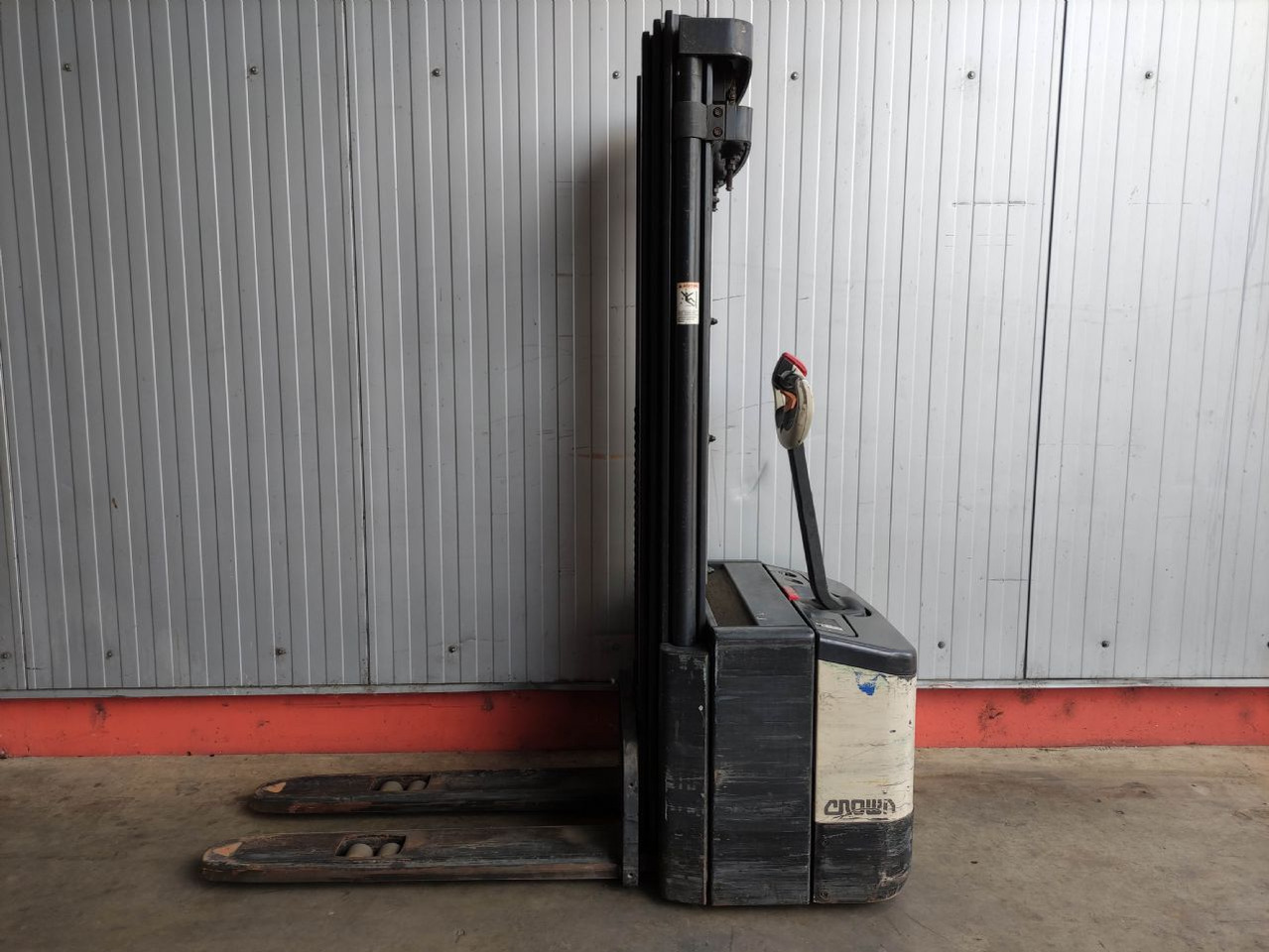 Crown WE 2300-1.6 TT - Stacker: picture 1 Crown WE 2300-1.6 TT - Stacker: picture 1