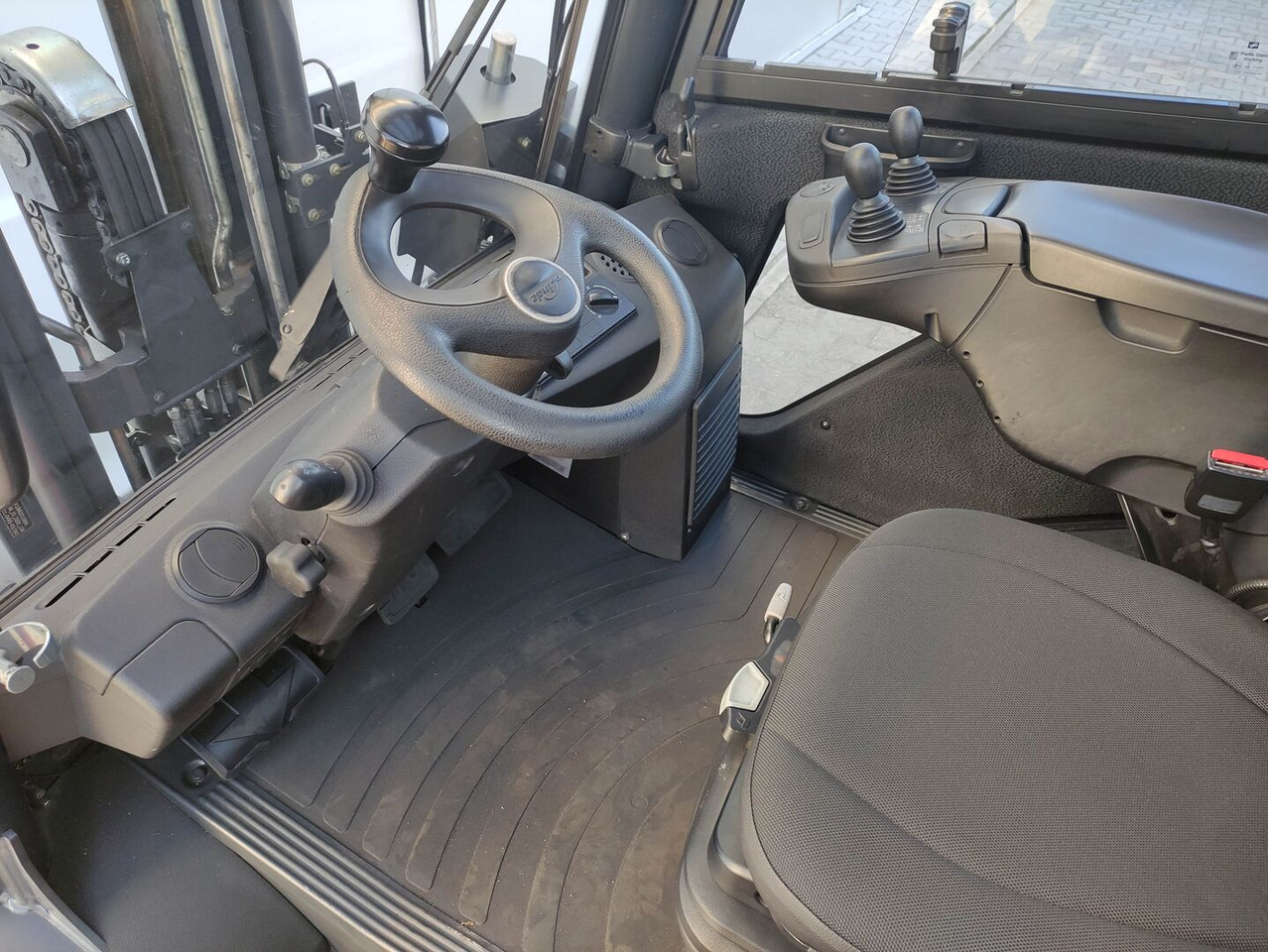 Linde H35D-393-02 EVO / LACK NEU - Diesel forklift: picture 5 Linde H35D-393-02 EVO / LACK NEU - Diesel forklift: picture 5