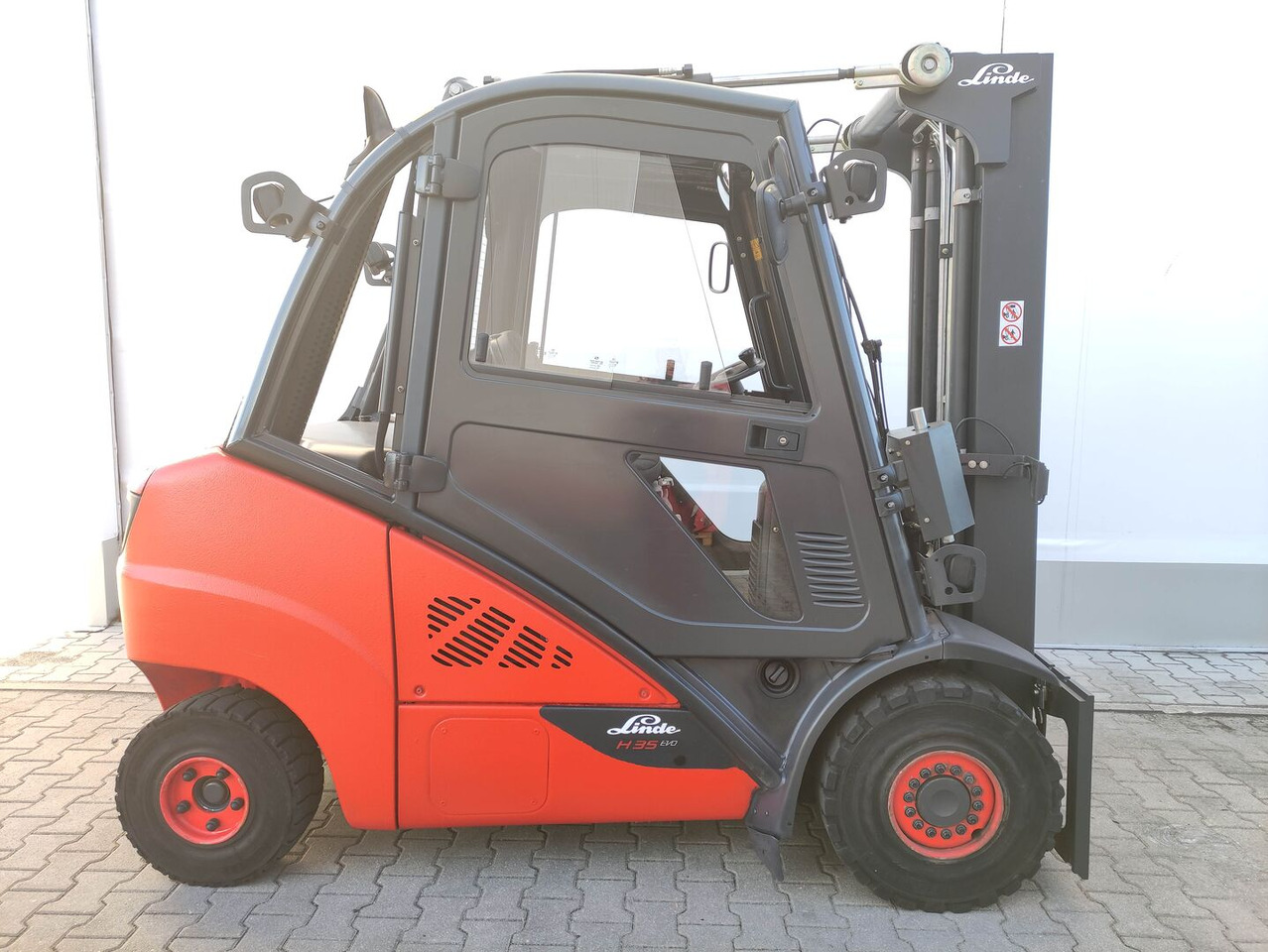 Linde H35D-393-02 EVO / LACK NEU - Diesel forklift: picture 2 Linde H35D-393-02 EVO / LACK NEU - Diesel forklift: picture 2