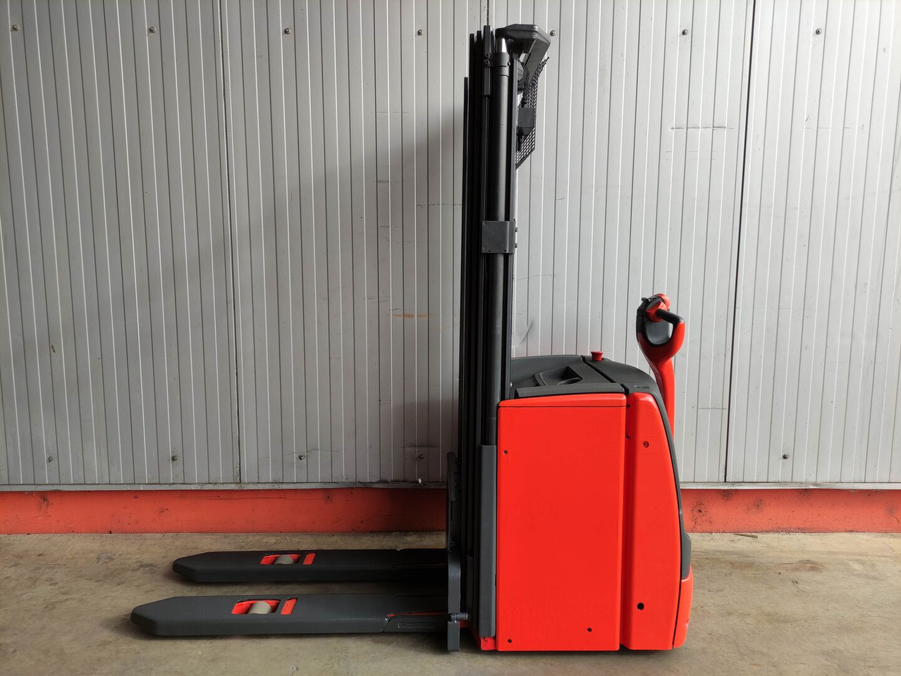 Linde L16-1173 - Stacker: picture 1 Linde L16-1173 - Stacker: picture 1