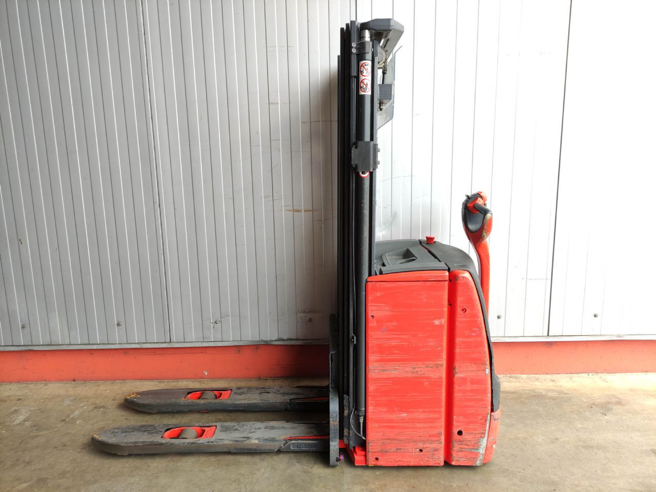 Linde L16-1173 - Stacker: picture 1 Linde L16-1173 - Stacker: picture 1