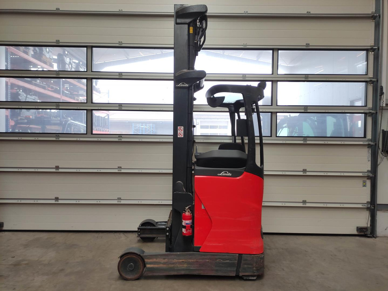 Linde R12B-01-1120 - Reach truck: picture 1 Linde R12B-01-1120 - Reach truck: picture 1