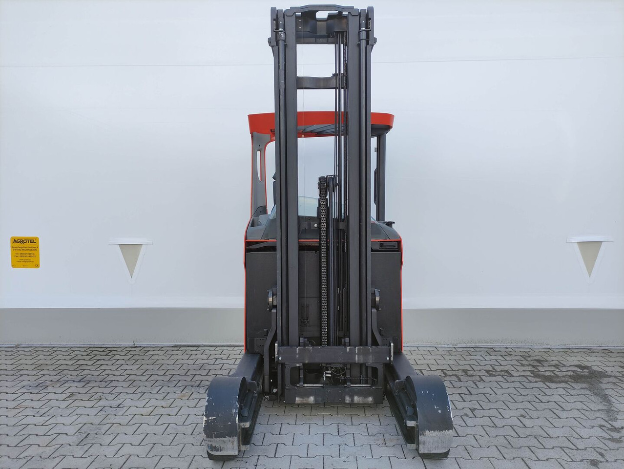 Toyota RRE160HH - Reach truck: picture 3 Toyota RRE160HH - Reach truck: picture 3