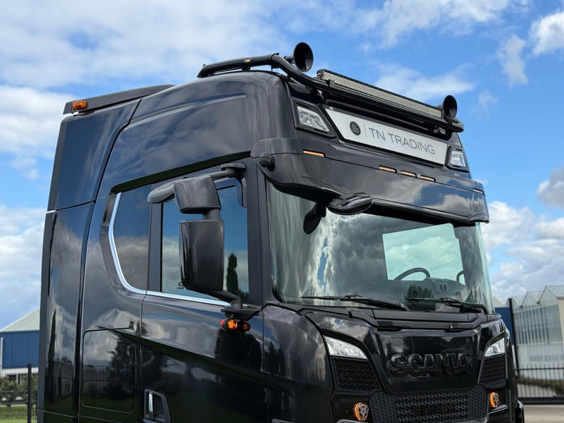 Scania S520 V8 NGS EURO 6D, VOLLUCHT, RETARDER, 6 PUNTS LUCHTVERING, LEER, ALCOA. - Tractor unit: picture 2 Scania S520 V8 NGS EURO 6D, VOLLUCHT, RETARDER, 6 PUNTS LUCHTVERING, LEER, ALCOA. - Tractor unit: picture 2