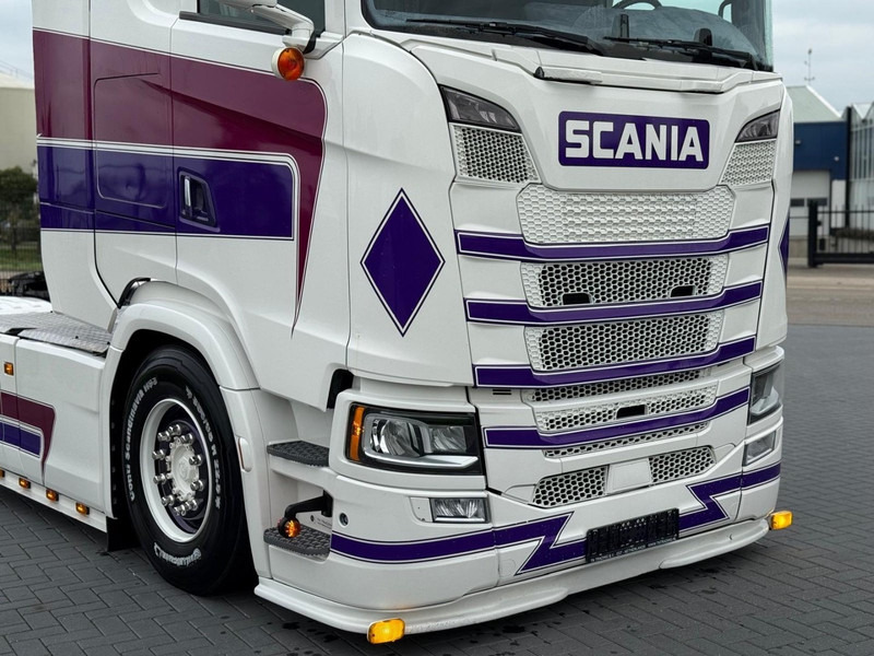 Scania S580 V8 NGS VOLLUCHT, SHOW, LEATHER, RETARDER, LOW MILEAGE, WB 315. - Tractor unit: picture 4 Scania S580 V8 NGS VOLLUCHT, SHOW, LEATHER, RETARDER, LOW MILEAGE, WB 315. - Tractor unit: picture 4