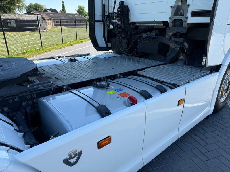 Tractor unit Scania S660 FULL AIR, RETARDER, LEATHER, ALCOA, 2X TANK.: picture 17