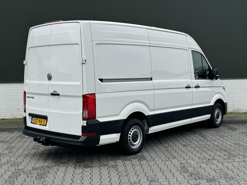 Volkswagen Crafter-30 2.0 TDI L3H3 Highline Topstaat! Trekhaak Carplay Cruise 4 Seizoenen banden Verwarmde voorruit Lat om Lat - Panel van: picture 2 Volkswagen Crafter-30 2.0 TDI L3H3 Highline Topstaat! Trekhaak Carplay Cruise 4 Seizoenen banden Verwarmde voorruit Lat om Lat - Panel van: picture 2