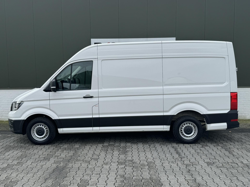 Volkswagen Crafter-30 2.0 TDI L3H3 Highline Topstaat! Trekhaak Carplay Cruise 4 Seizoenen banden Verwarmde voorruit Lat om Lat - Panel van: picture 4 Volkswagen Crafter-30 2.0 TDI L3H3 Highline Topstaat! Trekhaak Carplay Cruise 4 Seizoenen banden Verwarmde voorruit Lat om Lat - Panel van: picture 4