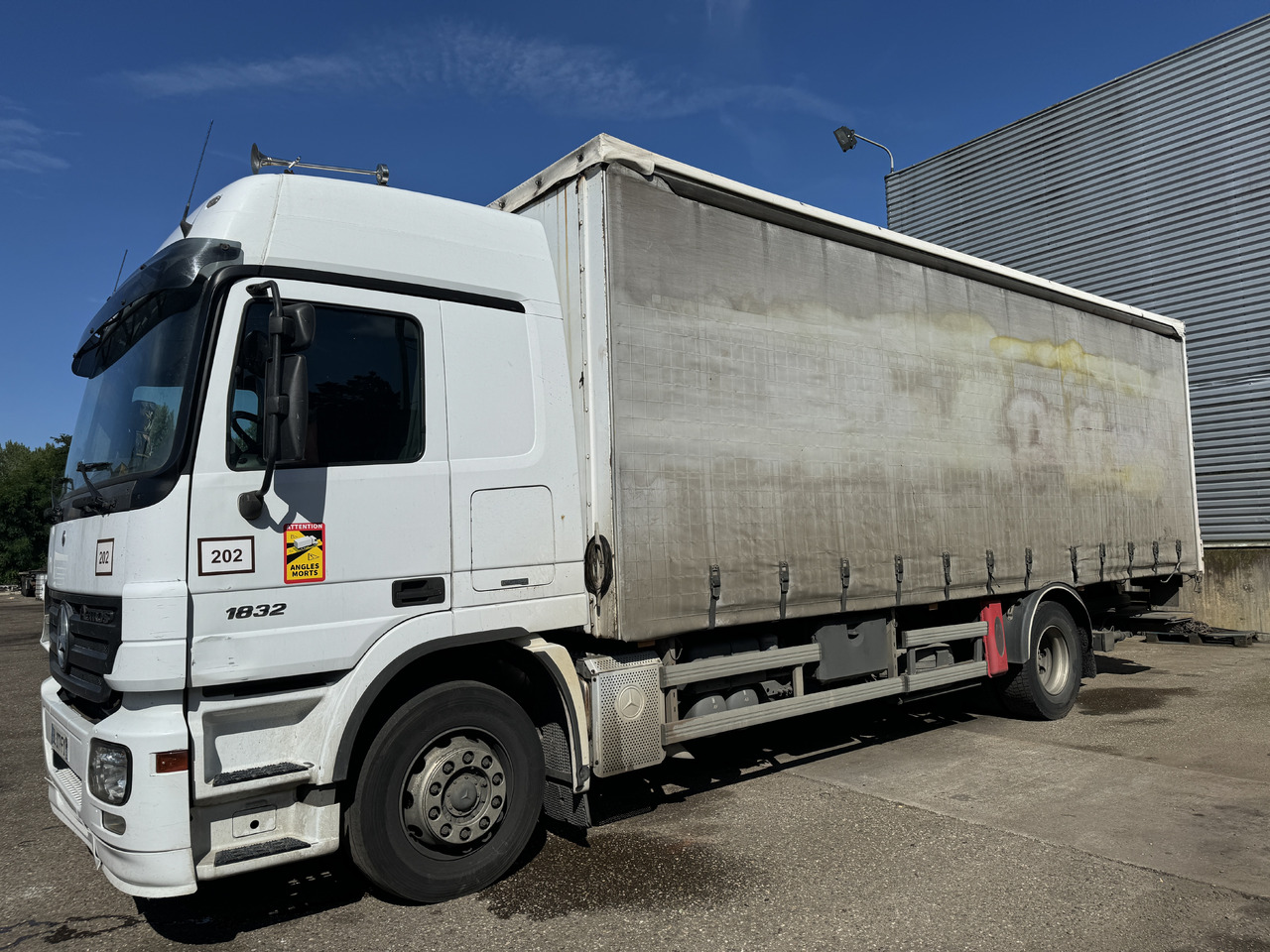 MERCEDES-BENZ ACTROS 1832 - Curtainsider truck: picture 2 MERCEDES-BENZ ACTROS 1832 - Curtainsider truck: picture 2