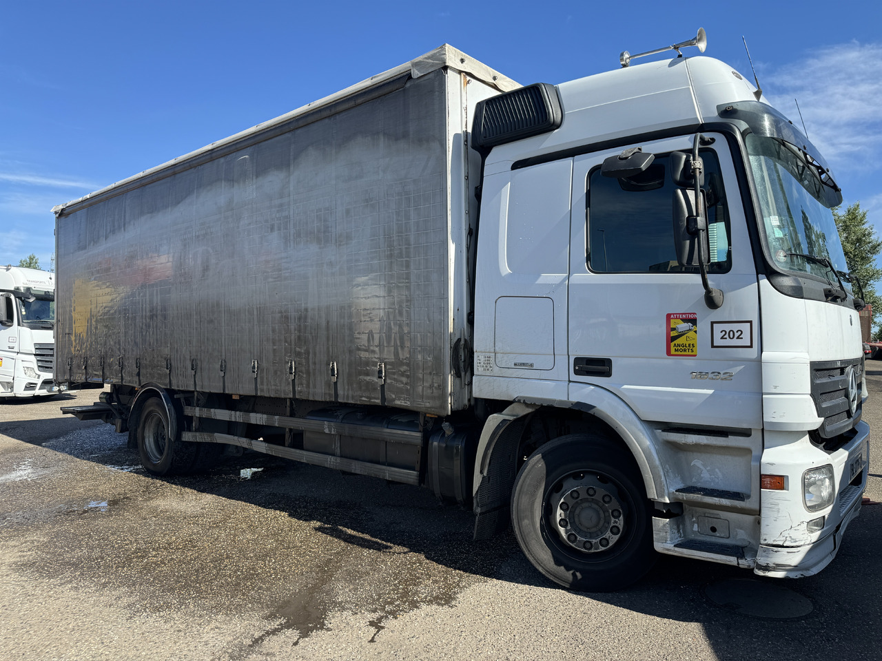 MERCEDES-BENZ ACTROS 1832 - Curtainsider truck: picture 1 MERCEDES-BENZ ACTROS 1832 - Curtainsider truck: picture 1
