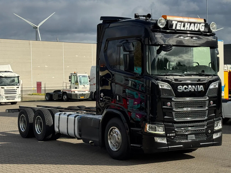 Scania R650 V8 6x4 Chassis Retarder WB 4.50 Only 465tkm! - Cab chassis truck: picture 3 Scania R650 V8 6x4 Chassis Retarder WB 4.50 Only 465tkm! - Cab chassis truck: picture 3