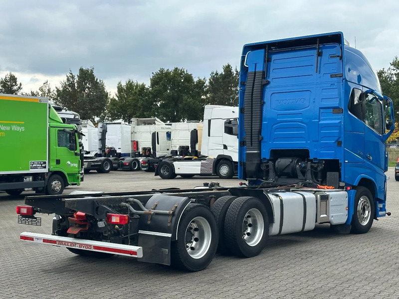 Volvo FH 16.750 6x4 Globe XL Chassis Retarder 3.90 Wb Full Air - Cab chassis truck: picture 3 Volvo FH 16.750 6x4 Globe XL Chassis Retarder 3.90 Wb Full Air - Cab chassis truck: picture 3