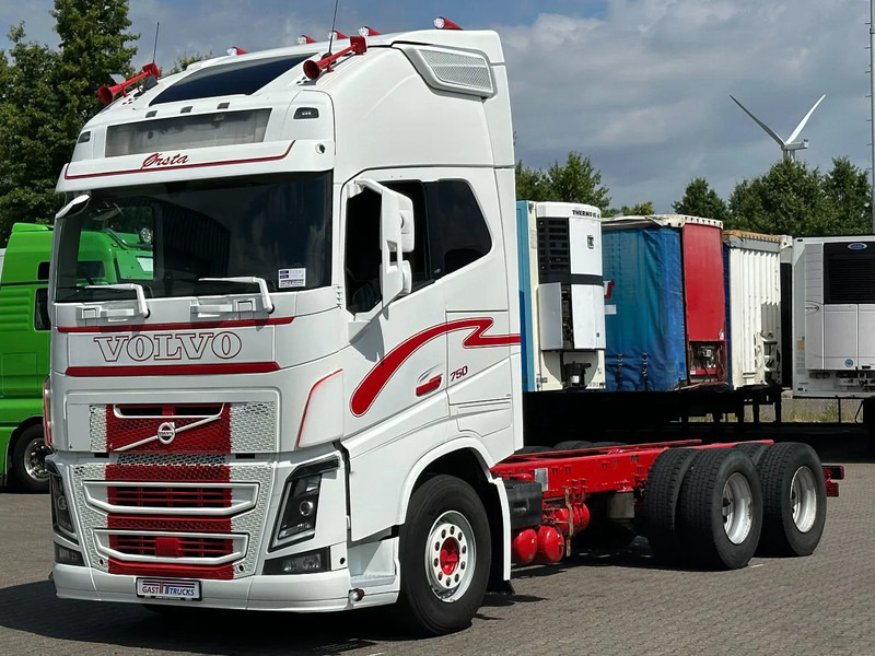 Volvo FH 16.750 6x4 Globe XL Chassis Retarder 4.30 Wb Full Air - Cab chassis truck: picture 1 Volvo FH 16.750 6x4 Globe XL Chassis Retarder 4.30 Wb Full Air - Cab chassis truck: picture 1