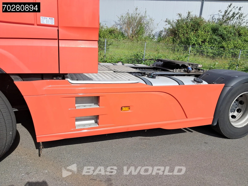 Tractor unit DAF XF 530 4X2 SSC Retarder 2x Tanks Standklima Navi ACC LED: picture 14