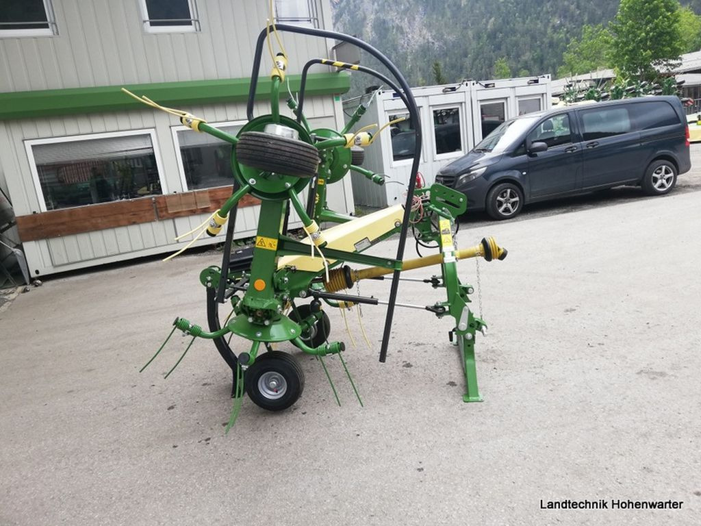 Krone Vendro 420 Highland (20870) - Tedder/ Rake: picture 4 Krone Vendro 420 Highland (20870) - Tedder/ Rake: picture 4