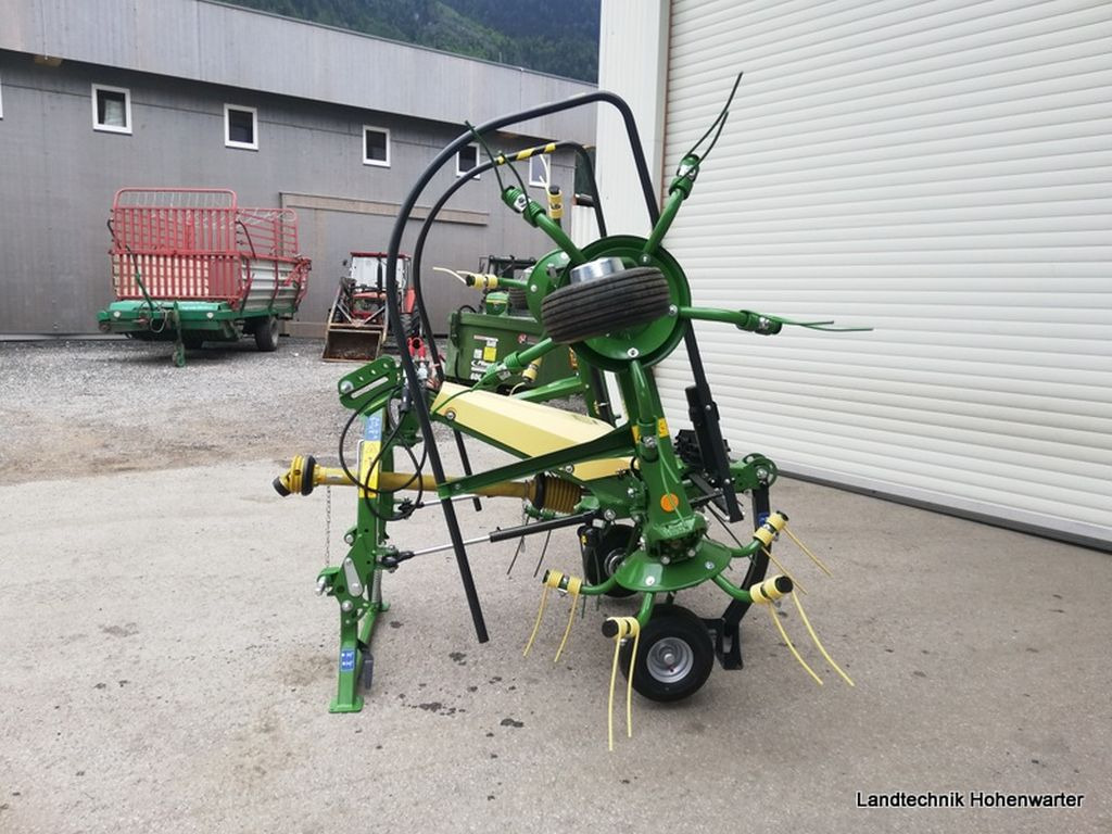 Krone Vendro 420 Highland (20870) - Tedder/ Rake: picture 2 Krone Vendro 420 Highland (20870) - Tedder/ Rake: picture 2