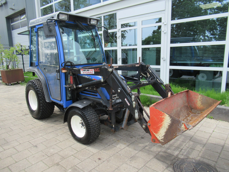 Iseki TF321H 4x4 + Cabine + Voorlader + Fronthef - Farm tractor: picture 2 Iseki TF321H 4x4 + Cabine + Voorlader + Fronthef - Farm tractor: picture 2