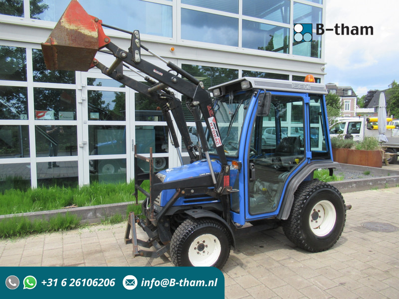 Iseki TF321H 4x4 + Cabine + Voorlader + Fronthef - Farm tractor: picture 1 Iseki TF321H 4x4 + Cabine + Voorlader + Fronthef - Farm tractor: picture 1