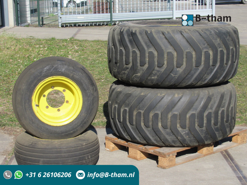 John Deere 5515V NOKIAN 550/60R22.5 + Voor Banden + Velg - Wheel and tire package for Compact tractor: picture 1 John Deere 5515V NOKIAN 550/60R22.5 + Voor Banden + Velg - Wheel and tire package for Compact tractor: picture 1