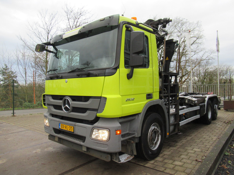 Mercedes-Benz ACTROS 2532 6x2 Palift T20 + Palfinger PK18002-EH Haak - Kraan - Hook lift truck, Crane truck: picture 4 Mercedes-Benz ACTROS 2532 6x2 Palift T20 + Palfinger PK18002-EH Haak - Kraan - Hook lift truck, Crane truck: picture 4