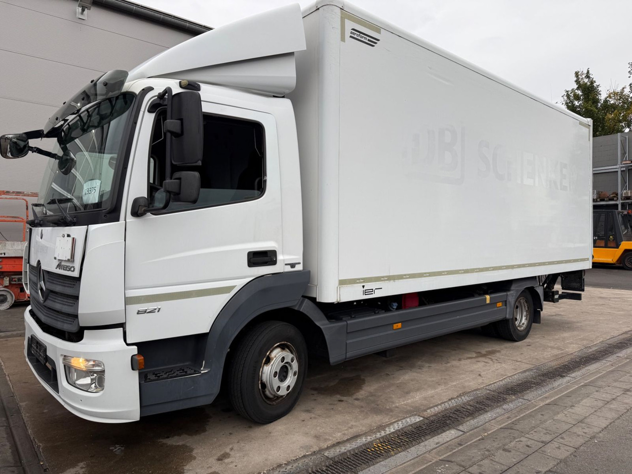 Mercedes-Benz Atego 3 4x2 821 4x2 LBW / Ahk. / Palfinger / 6m - Box van: picture 2 Mercedes-Benz Atego 3 4x2 821 4x2 LBW / Ahk. / Palfinger / 6m - Box van: picture 2