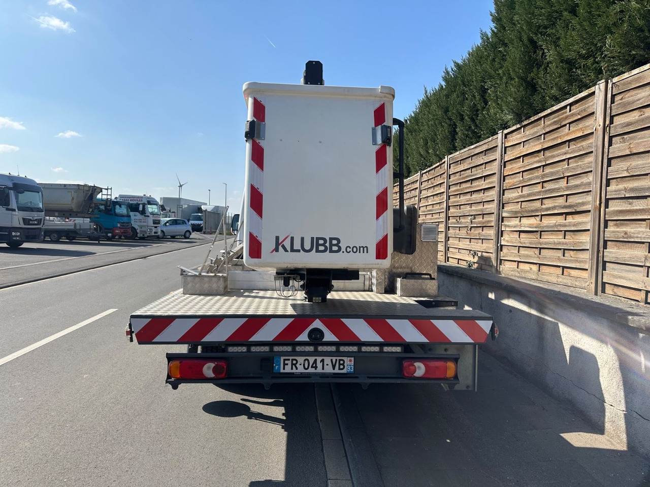 Renault Master III*Steiger 12m*orig.km*Topzustand* Renault Master III/Steiger 11,2m/orig.km*Topzustand* - Truck mounted aerial platform, Van: picture 5 Renault Master III*Steiger 12m*orig.km*Topzustand* Renault Master III/Steiger 11,2m/orig.km*Topzustand* - Truck mounted aerial platform, Van: picture 5