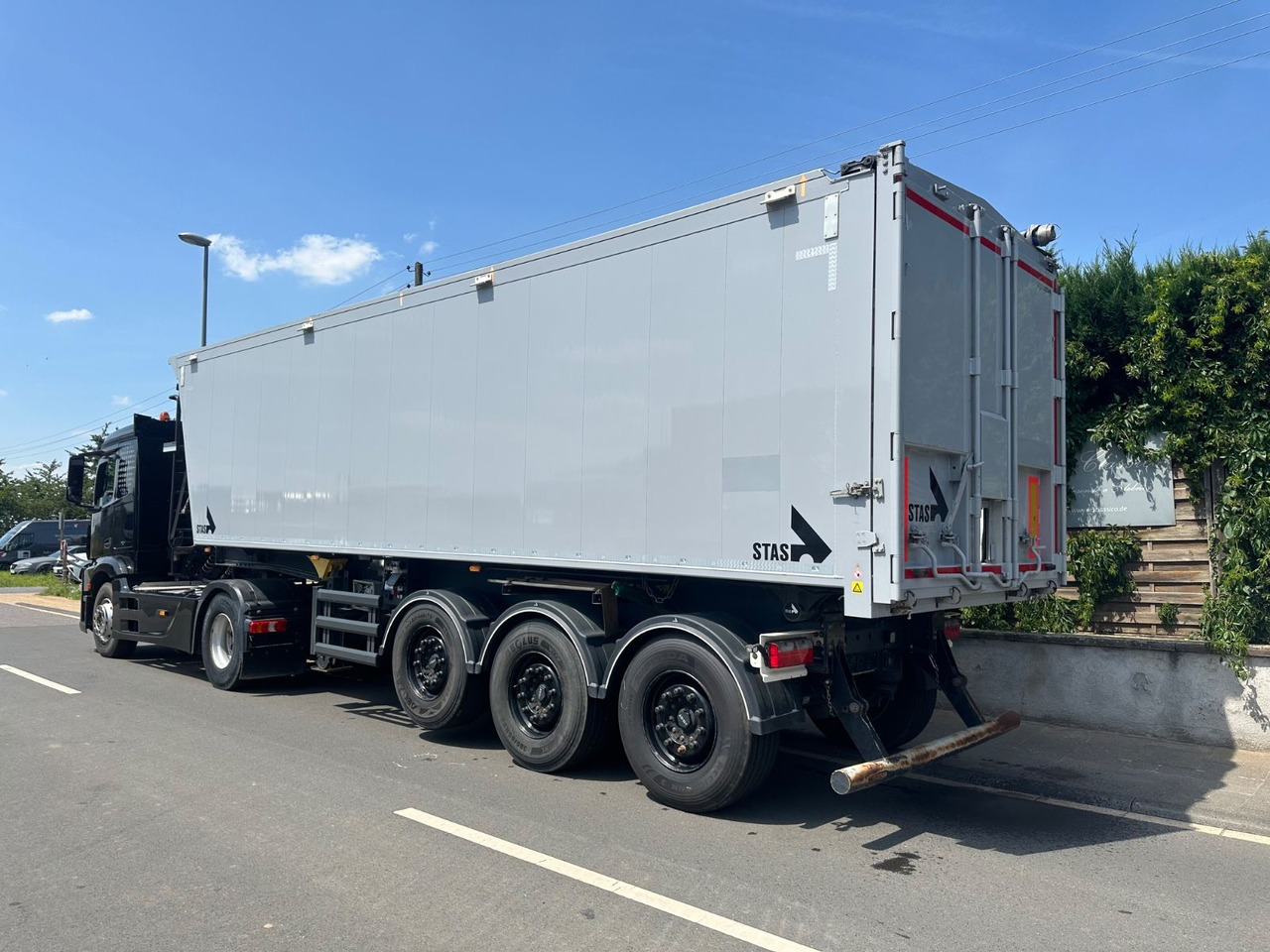 Stas S300CX/AgroSTAR/49m³/2x Lift/ Alu - Tipper semi-trailer: picture 3 Stas S300CX/AgroSTAR/49m³/2x Lift/ Alu - Tipper semi-trailer: picture 3