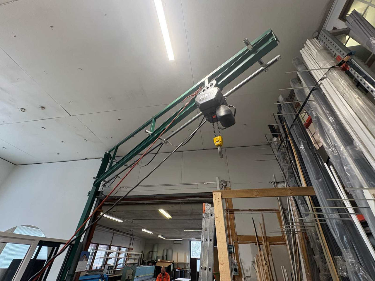 Column lift 500kg - Gantry crane: picture 1 Column lift 500kg - Gantry crane: picture 1