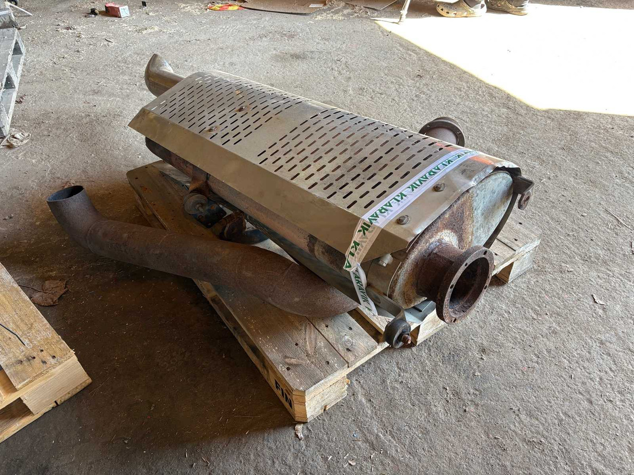 Sisu E model muffler and pipe - Muffler for Truck: picture 5 Sisu E model muffler and pipe - Muffler for Truck: picture 5