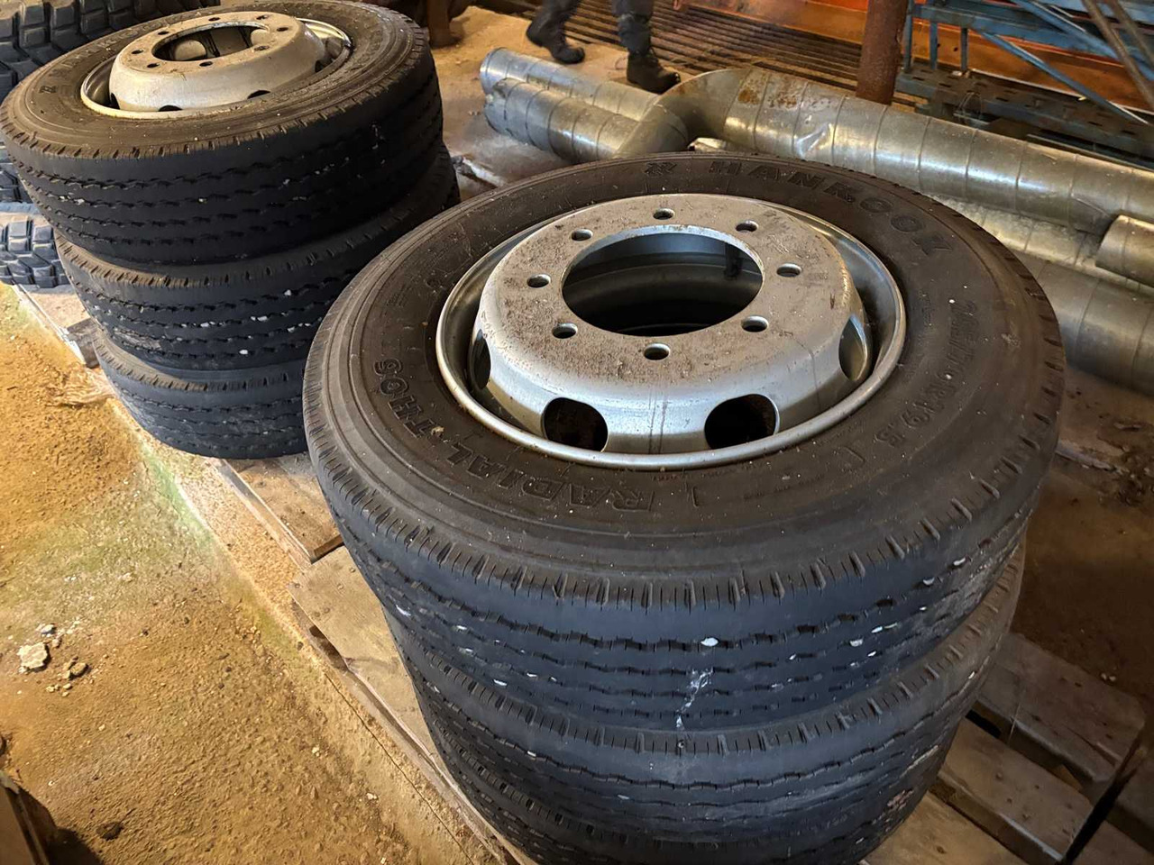 Truck Tire Hankook 6pcs - Tire for Truck: picture 2 Truck Tire Hankook 6pcs - Tire for Truck: picture 2