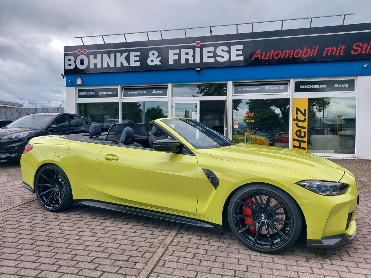 BMW M4 Cabrio G83 xDrive Competition M-Sport H&K - Convertible: picture 1 BMW M4 Cabrio G83 xDrive Competition M-Sport H&K - Convertible: picture 1