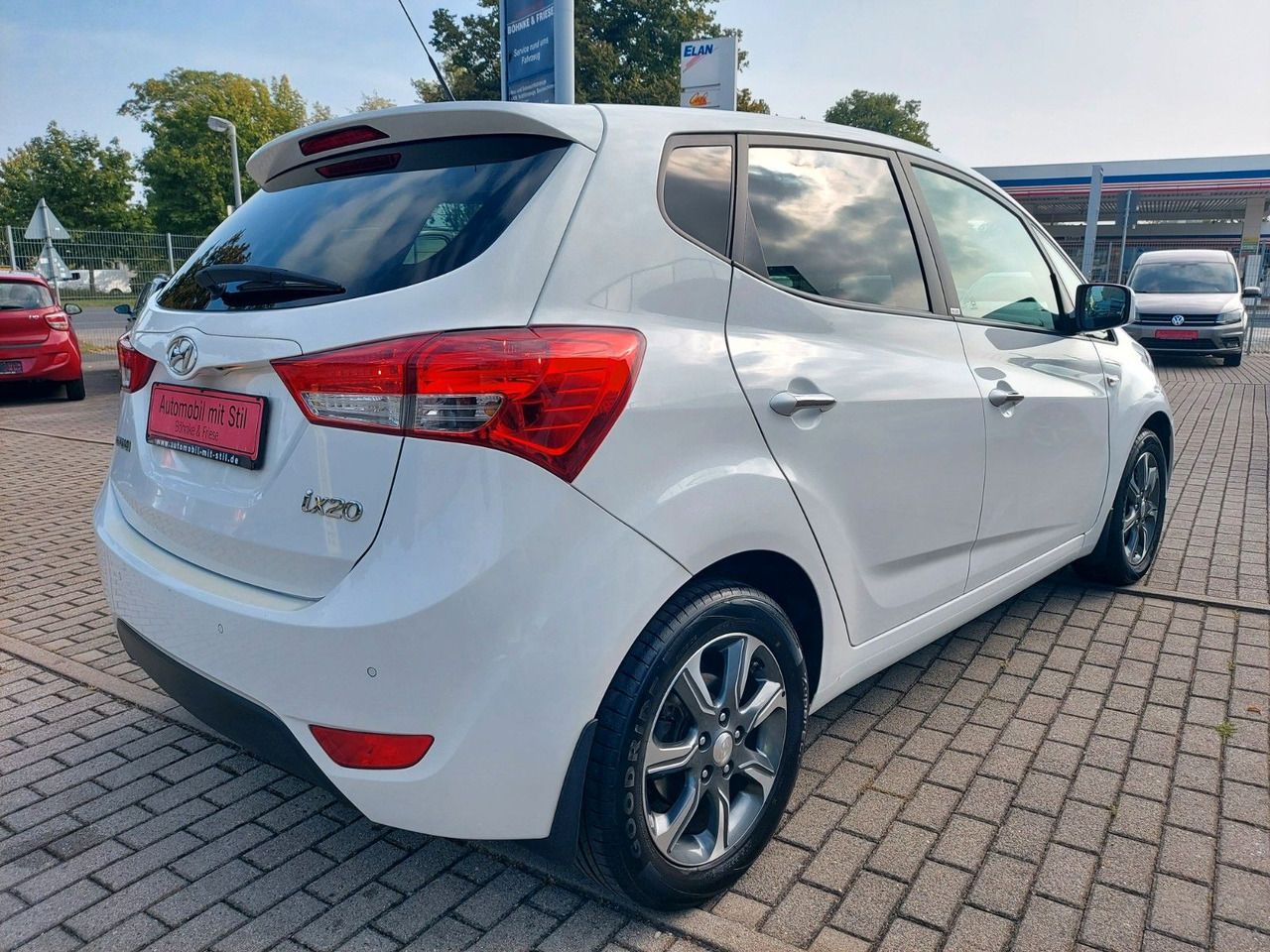 Hyundai ix20 Passion Automatik Klima PDC AHK - Car: picture 5 Hyundai ix20 Passion Automatik Klima PDC AHK - Car: picture 5